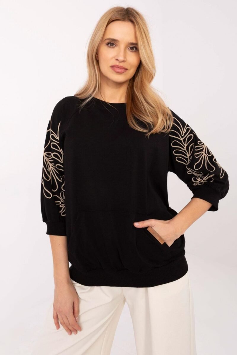 Sweatshirt model 208237 Relevance - Image 3